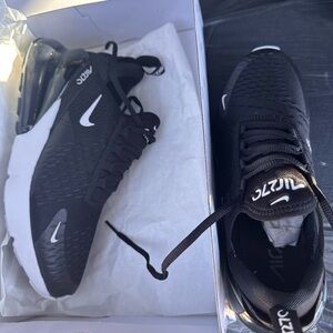 Women Nike Air Max 270 size 8.5